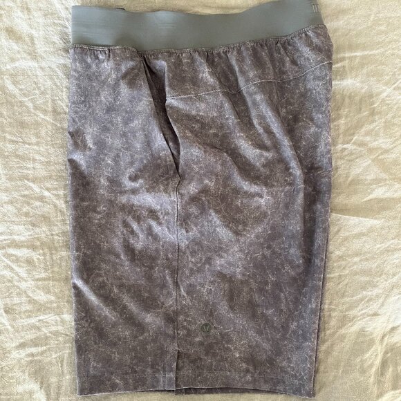 lululemon Men's T.H.E. Short 9" *Linerless - Size L - Picture 1 of 9